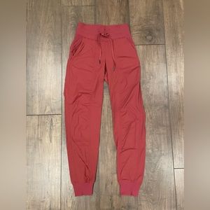 Lululemon Dance Studio Mid-Rise Jogger
Full Length